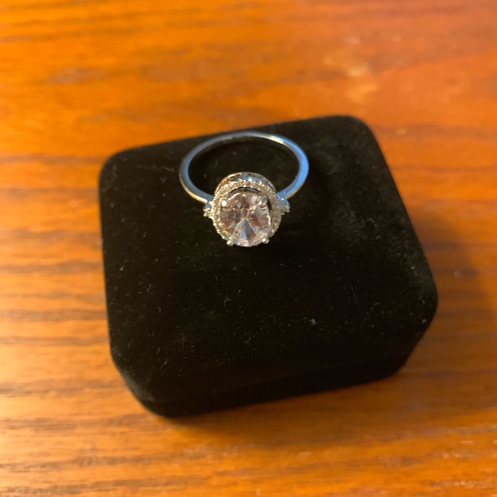 Diamond ring - Picture 2 of 5